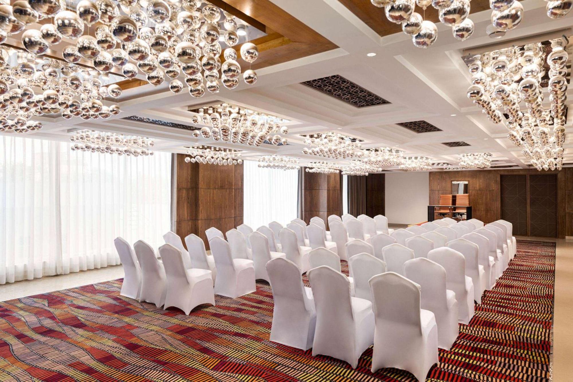 Hotel Ramada By Wyndham Gorakhpur Gorakhnath Mandir Road Exterior foto