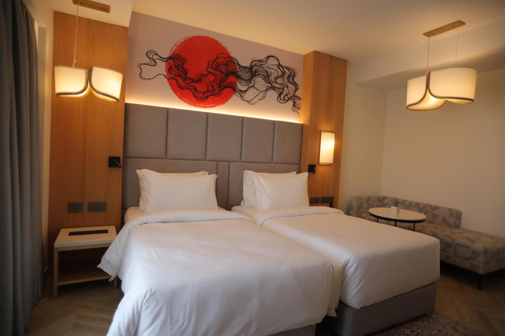 Hotel Ramada By Wyndham Gorakhpur Gorakhnath Mandir Road Exterior foto