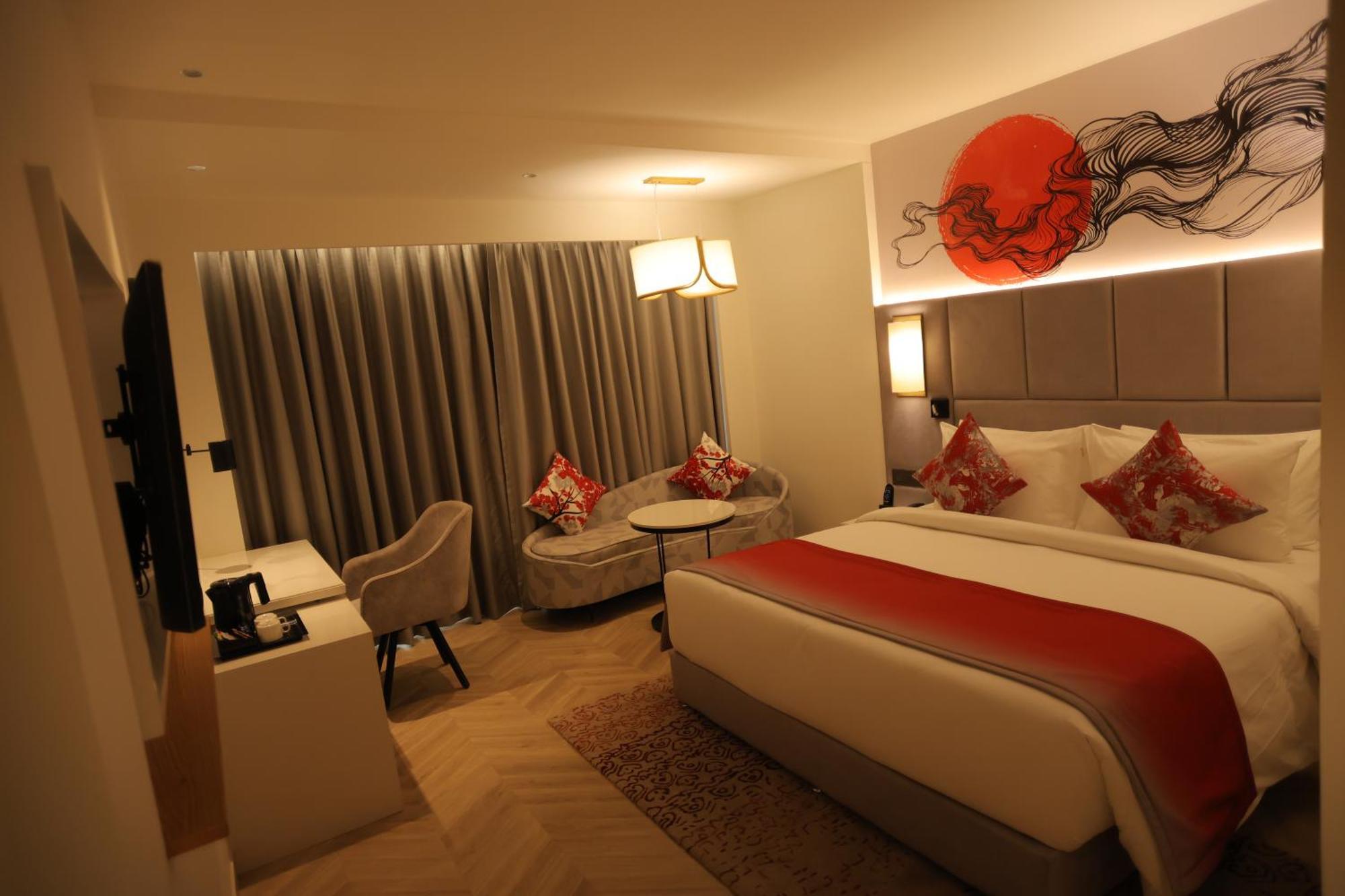 Hotel Ramada By Wyndham Gorakhpur Gorakhnath Mandir Road Exterior foto