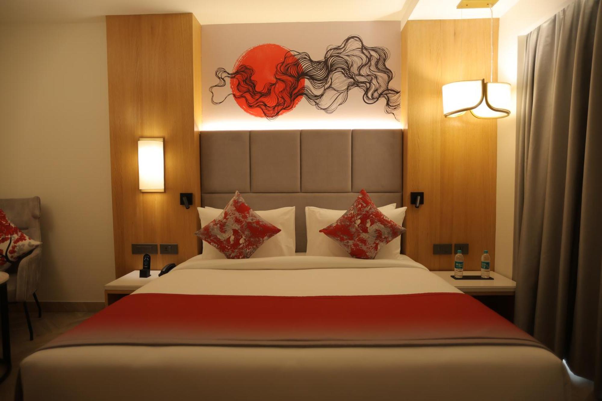 Hotel Ramada By Wyndham Gorakhpur Gorakhnath Mandir Road Exterior foto