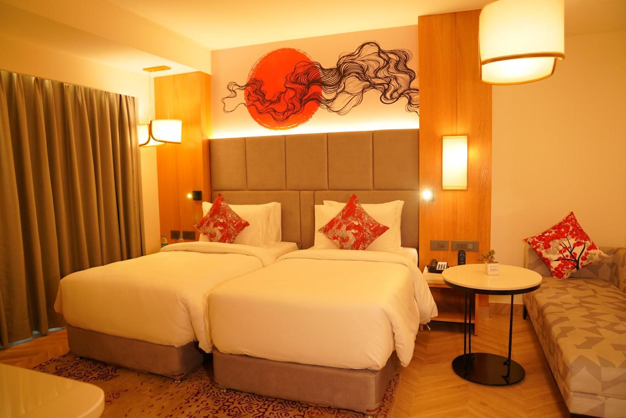 Hotel Ramada By Wyndham Gorakhpur Gorakhnath Mandir Road Exterior foto